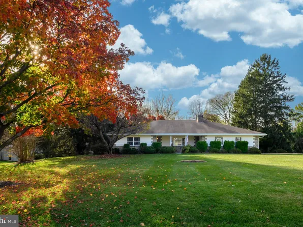 3302 Greenway Dr, Ellicott City, MD 21042