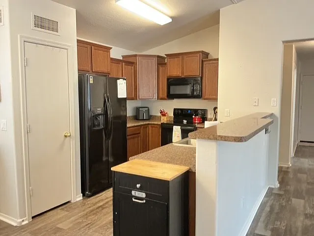 3 bed, 1520 sqft, $2,300 — Photo 4