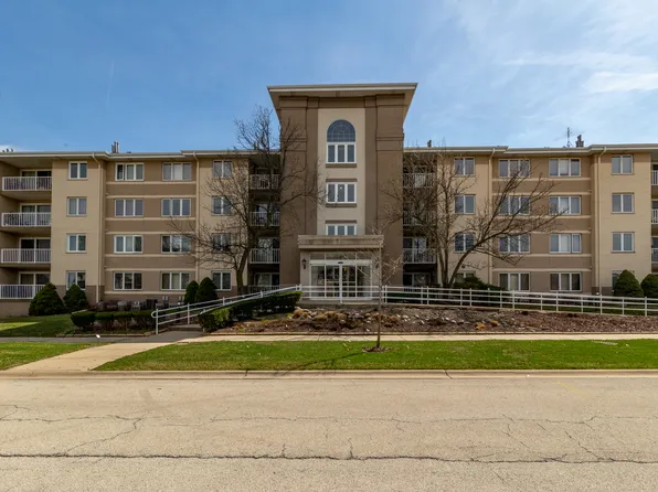 440 E Montrose Ave APT 210, Wood Dale, IL 60191