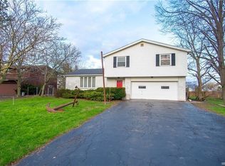 67 International Ln, Grand Island, NY 14072