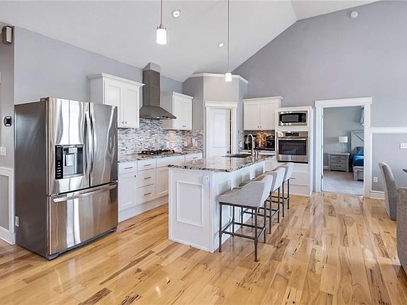 5th image of 311 Headwaters Dr