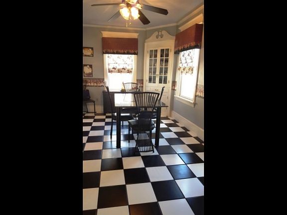 5th image of 43 N Aberdeen Pl