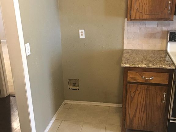 2nd image of 5905 Oakman Dr