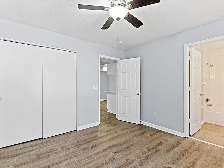 Columbia Park Apartments — Photo 5