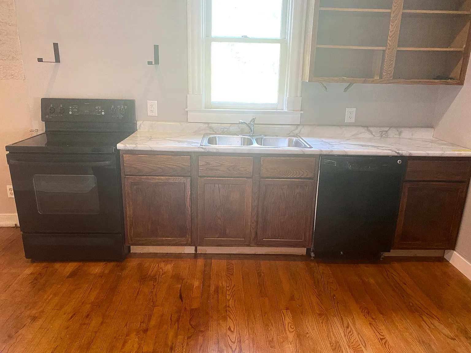 6 bed, $2,450 — Photo 3