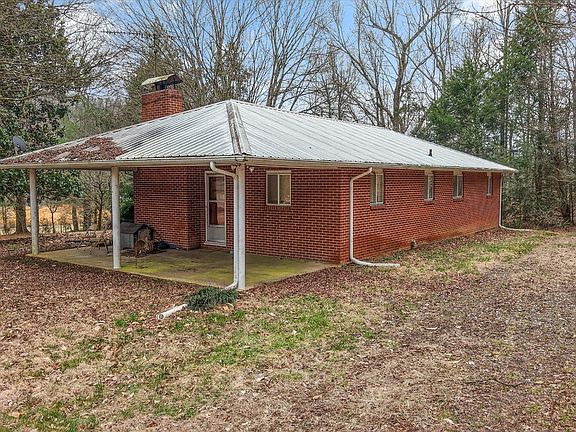 4th image of 1201 Laurel Bluff Rd