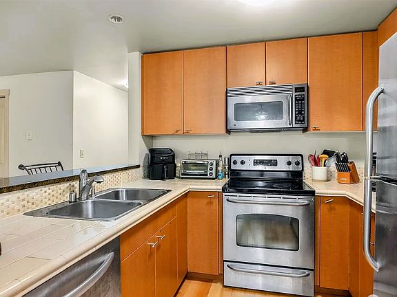 3rd image of 8248 126th Ave NE APT C305