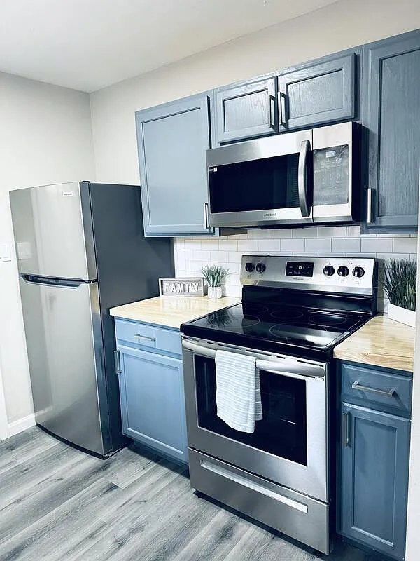 3 bed, 1.5 bath, 1075 sqft, $1,495 — Photo 4