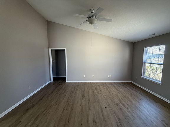 2nd image of 621 Mission Hill Dr