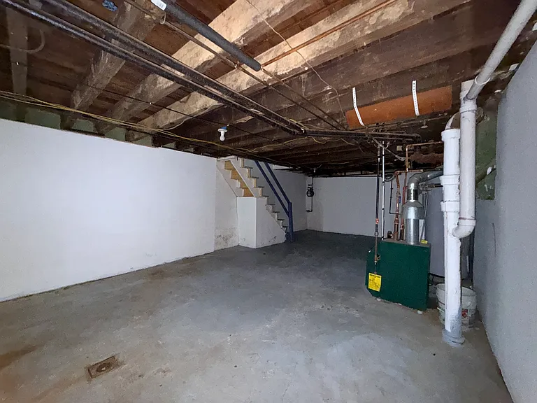 1531 Cottman Ave — Photo 43