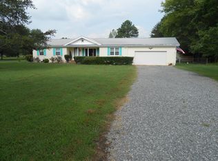 1388 Lofton Ln, Chickamauga, GA 30707