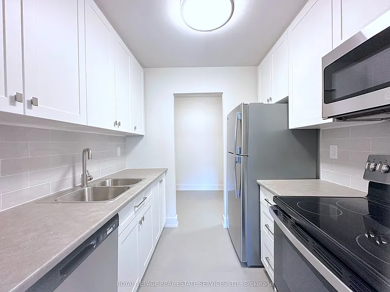 190 Clark Blvd #103 — Photo 4
