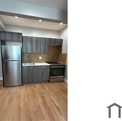 2nd image of 115 W 190th St