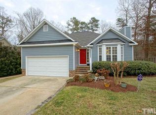 120 Hidden Farm Ln, Holly Springs, NC 27540