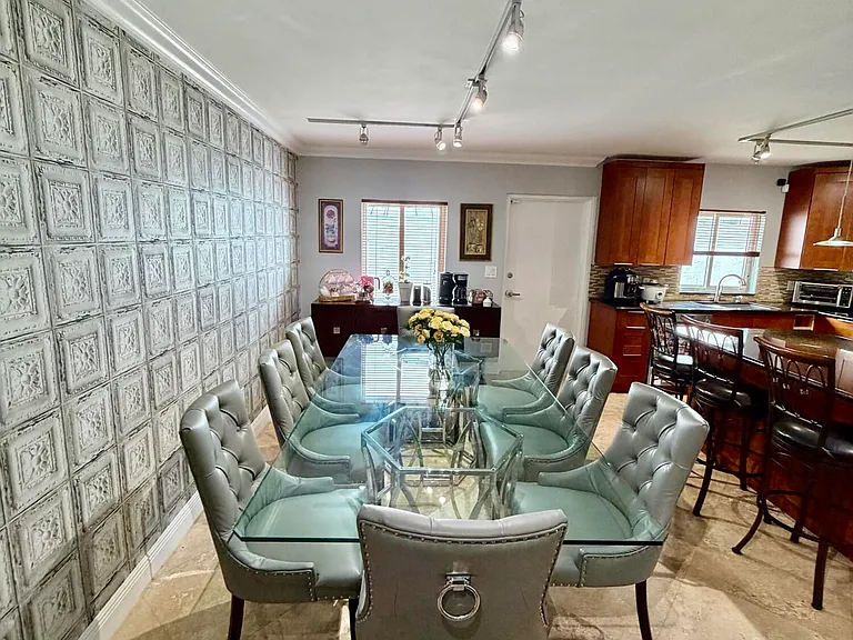 114 SW 57th Ct — Photo 9