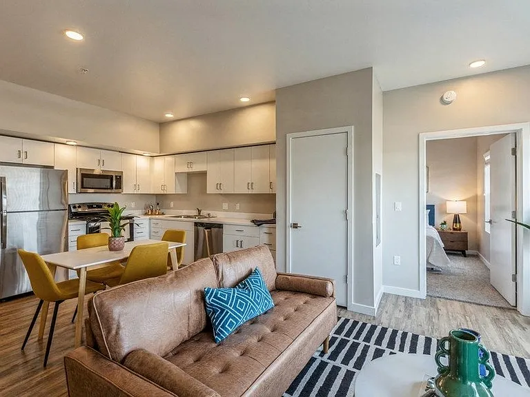 Parq Crossing Apartments — Photo 5