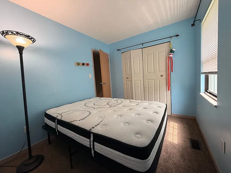 576 E Graham Pl — Photo 10