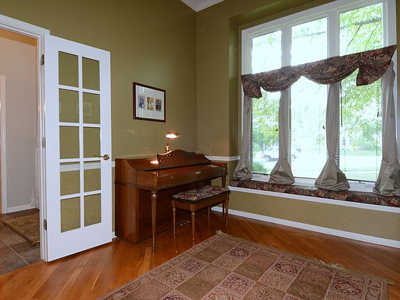 5th image of 615 Kendridge Ct