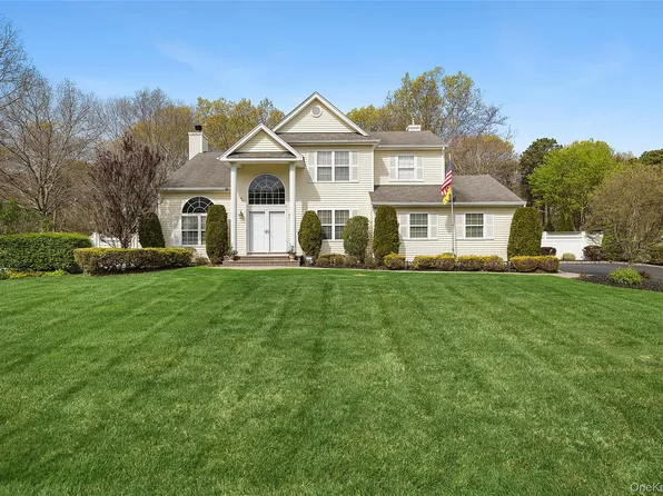 54 Winterberry Drive, Middle Island, NY 11953