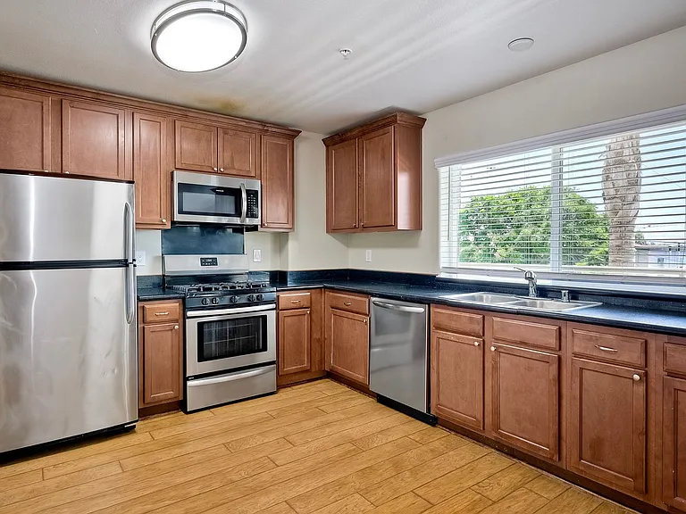 Harborview Apartments — Photo 44