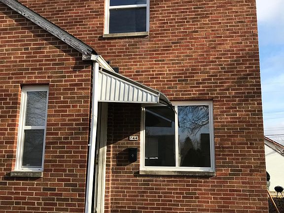 3rd image of 744 S Harris Ave
