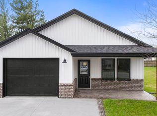 633 W Cherry St, Scottsburg, IN