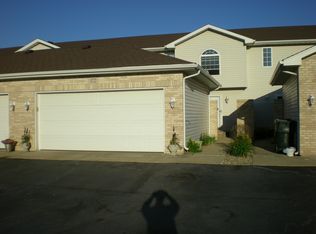 172 Mallard Pointe Dr, Valparaiso, IN 46385