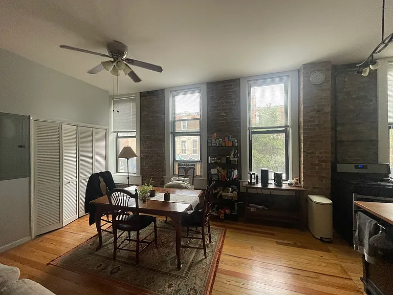1801 S Throop St #202 — Photo 3