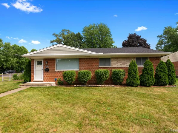 11488 Terry St, Plymouth, MI 48170