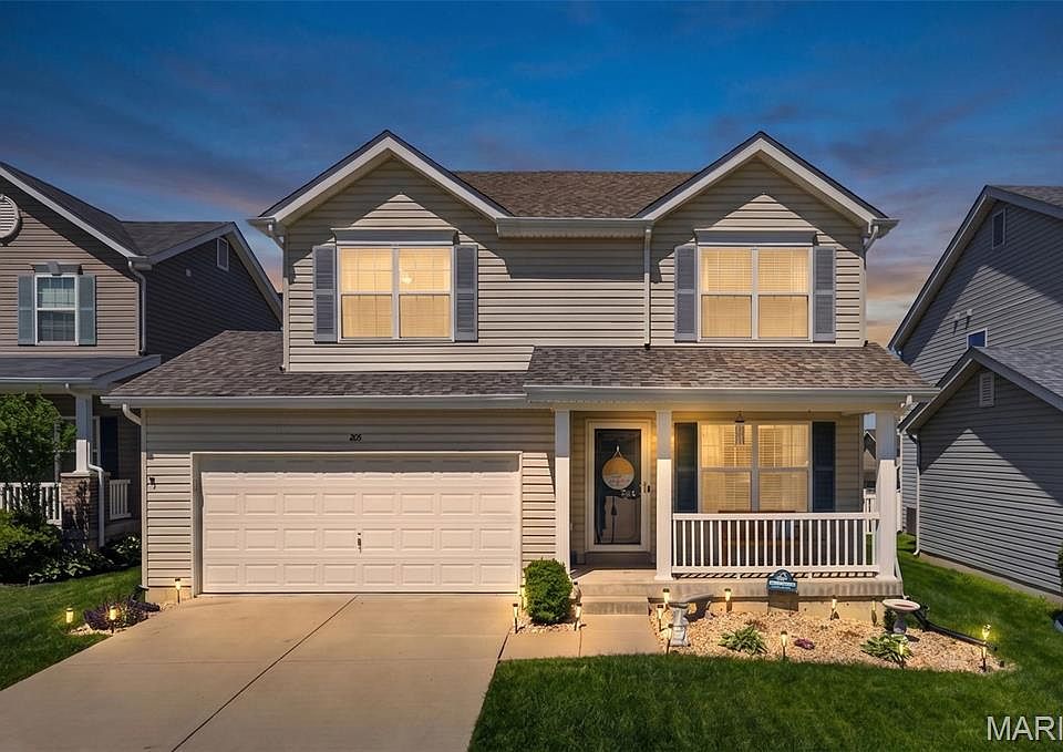 1st image of 205 Pecan Bluffs Dr