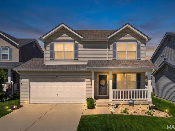 205 Pecan Bluffs Dr, Wentzville, MO 63385