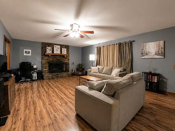 3rd image of 103 Dyson Rd