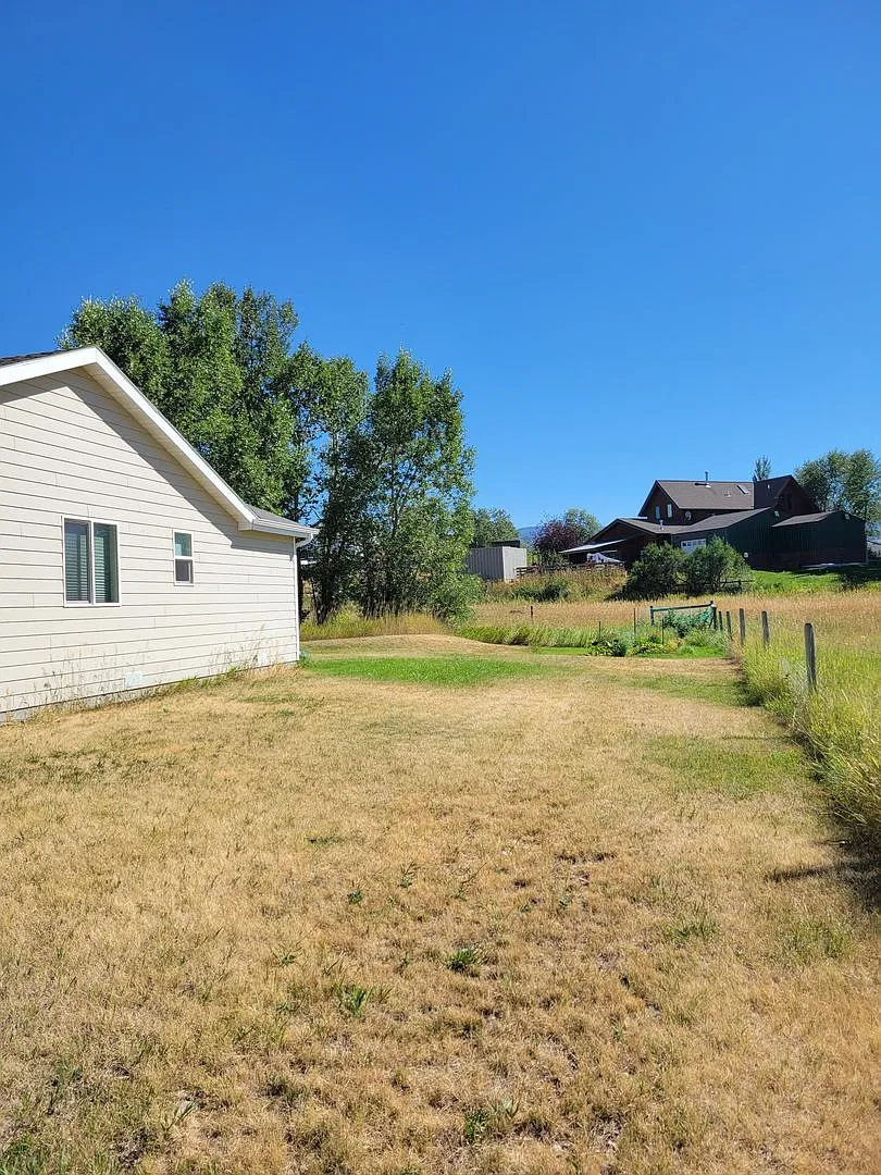 Wide Open Spaces - 3 Bedroom 2 Bathroom House in Gallatin Gateway — Photo 2