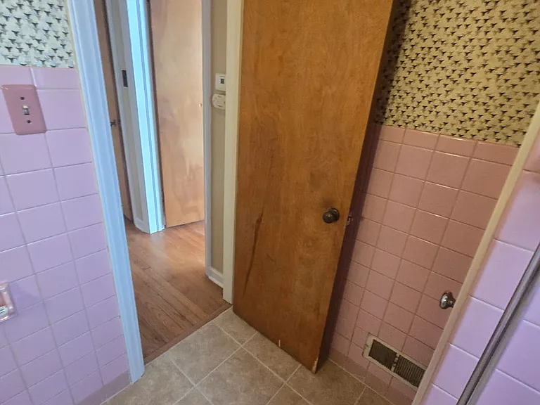 2909 Lincoln Way W #B — Photo 7