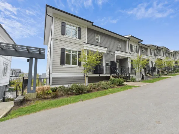 2070 Oak Meadows Dr #44, Surrey, BC V3Z 1J1