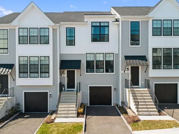 23 East Cross Trail #23, Danbury, CT 06810