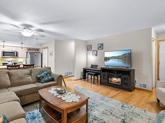 4th image of 2445 Wimbledon Bay