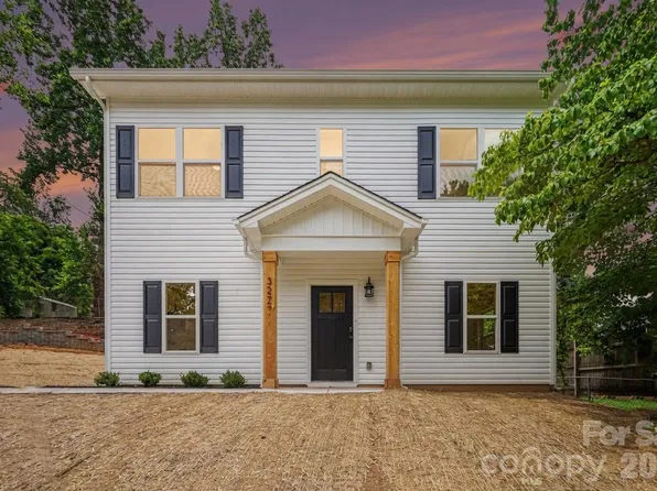 327 Whispering Pines Dr, Charlotte, NC 28217