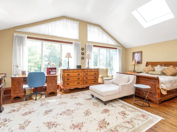 41-27 Orient Avenue image 10 of 24