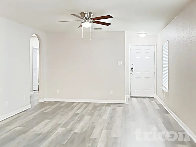 6803 Luckey Tree — Photo 3