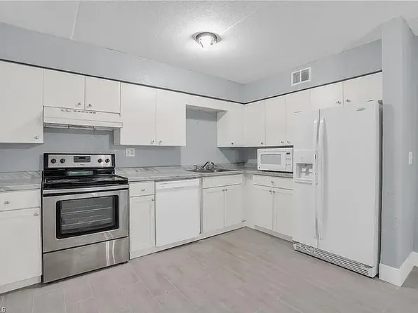 465 Bald Eagle Dr Unit 11, Marco Island, FL 34145