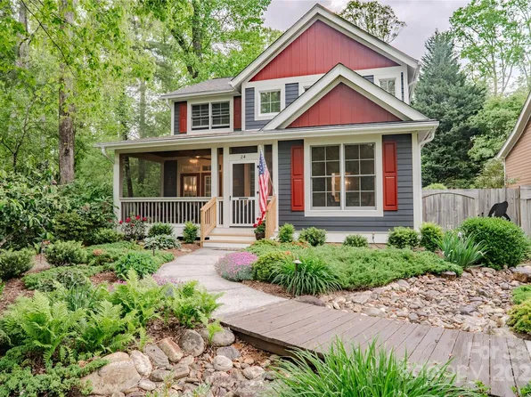 24 Stepping Stone Ln, Flat Rock, NC 28731