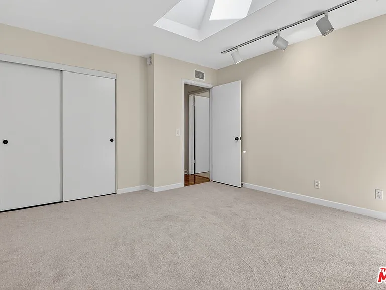 1331 Avenida De Cortez — Photo 32