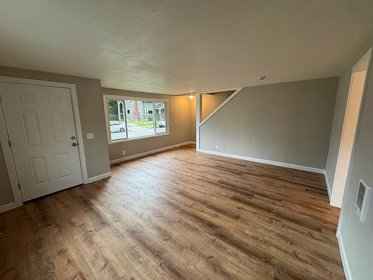 125 NW 14th St #1 — Photo 8