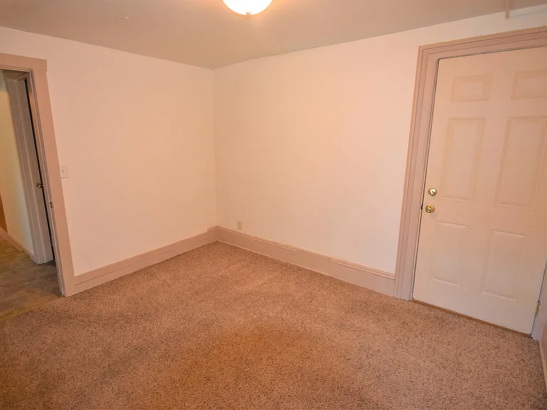 556 Jefferson St #10 — Photo 8