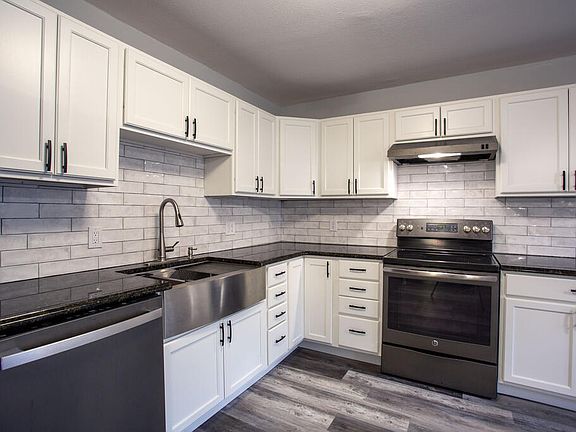 4th image of 423 Colby Ave
