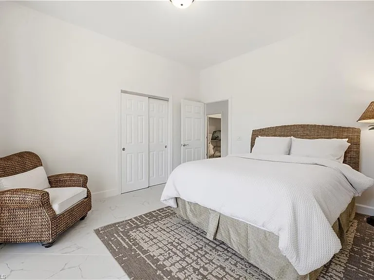 27231 Lakeway Ct — Photo 24