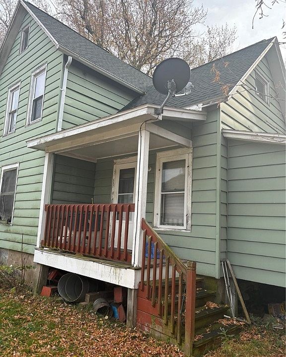 2nd image of 1537 Lake Rd