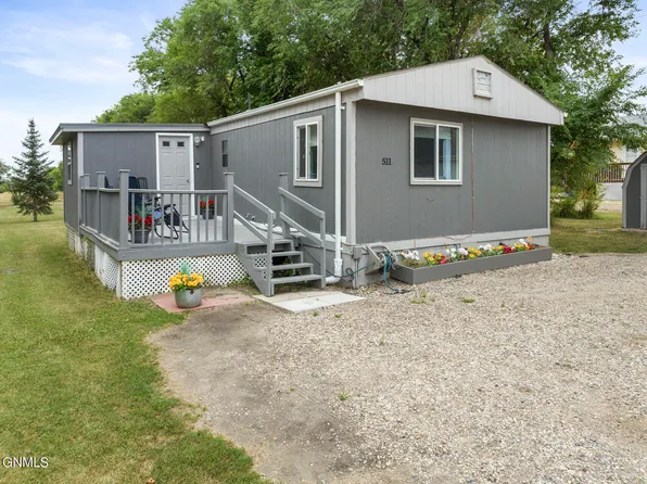 511 2nd St SE, Surrey, ND 58785