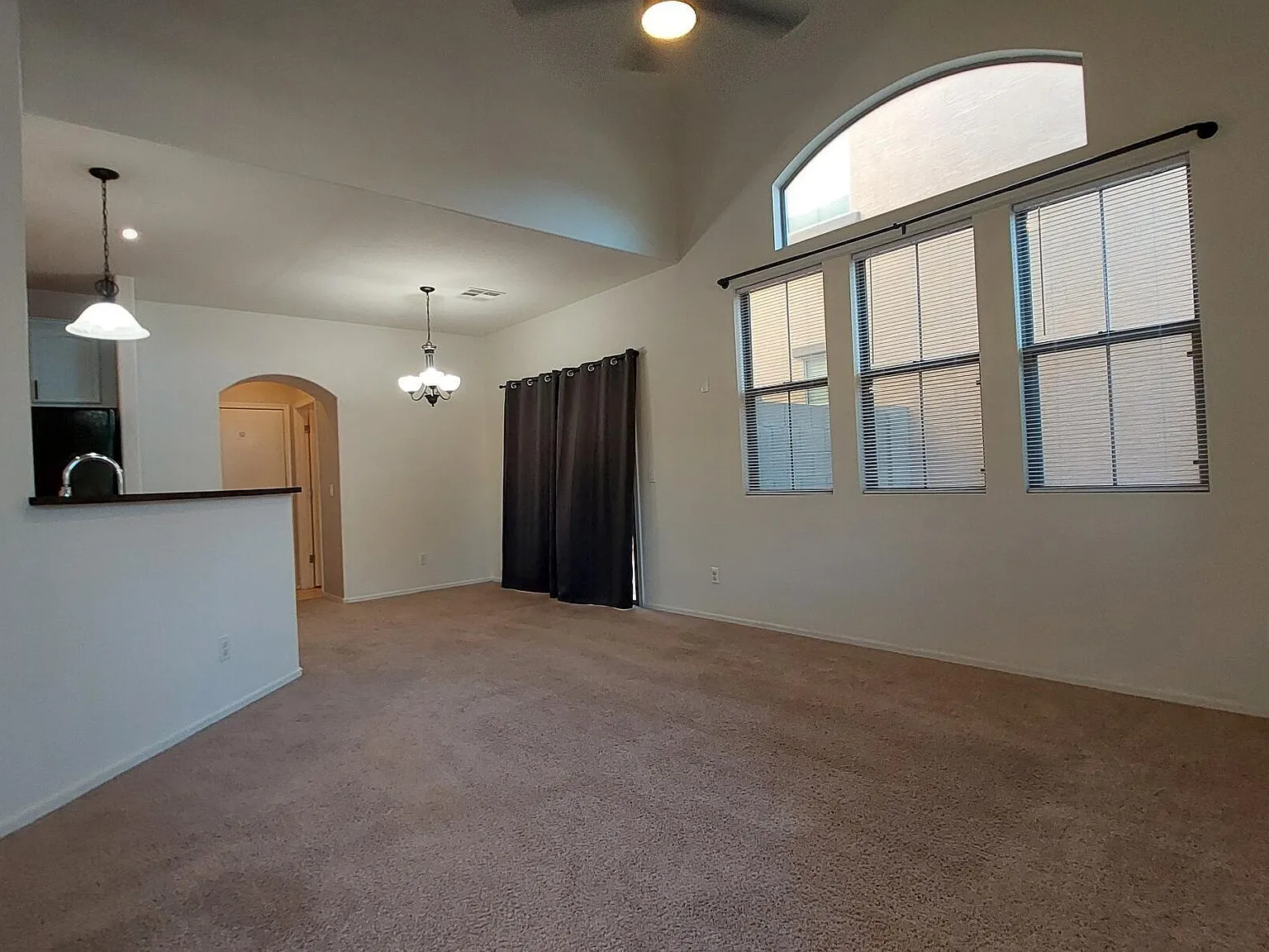 3 bed, 2.5 bath, 1201 sqft, $2,100 — Photo 3